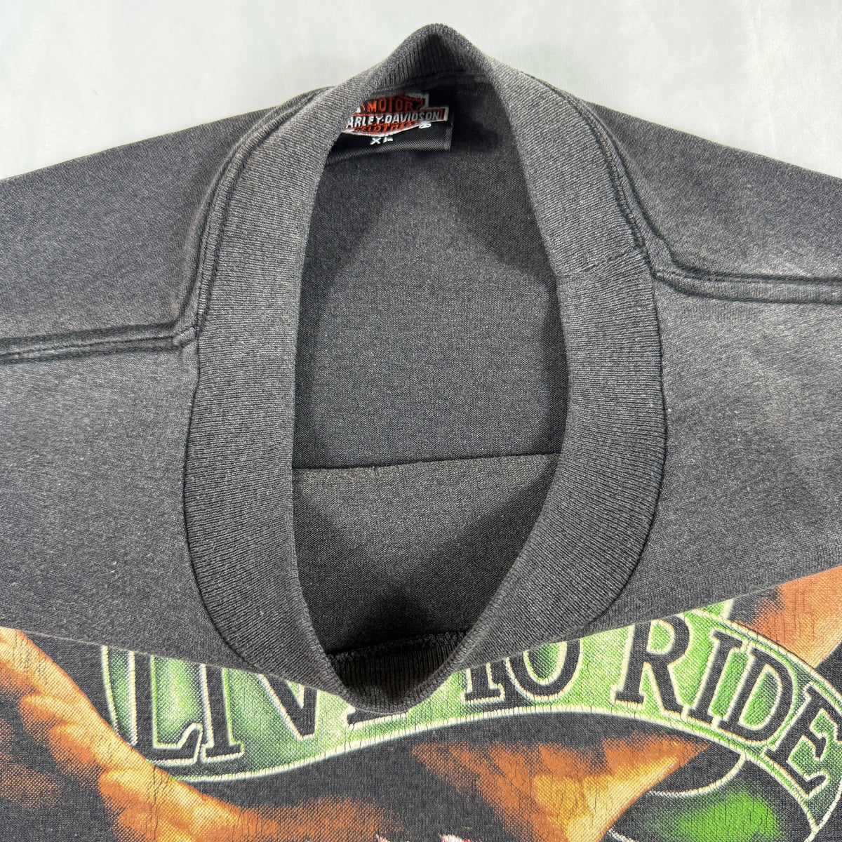 90's Harley-Davidson 3D Emblem LIVE TO RIDE / RIDE TO LIVE イーグル ブラック Tシャツ XL 首元内側のブランドタグ引き（サイズ表記 XL）
