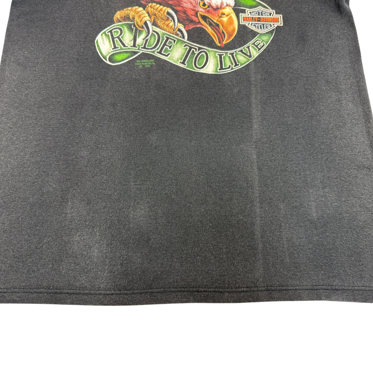 90's Harley-Davidson 3D Emblem LIVE TO RIDE / RIDE TO LIVE イーグル ブラック Tシャツ XL 前身頃の裾まわりとプリント下部（縦線状の汚れ）