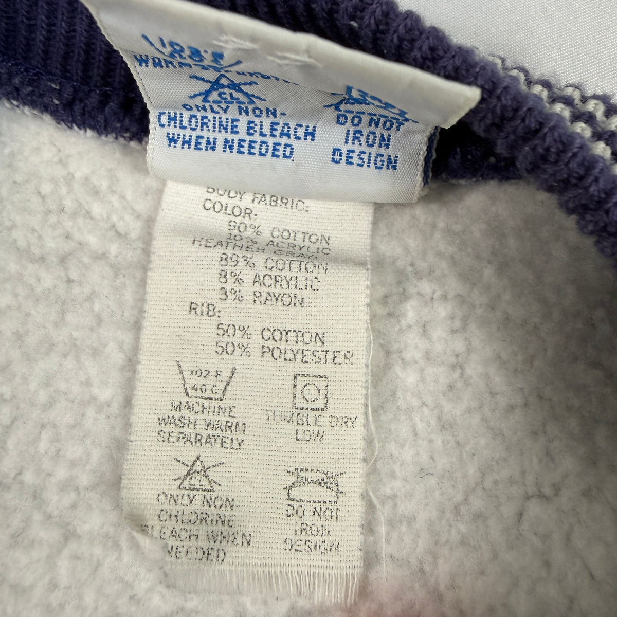 90's Champion リバースウィーブ スクリプトロゴ刺繍 ネイビー ラインリブ グレー スウェット XXL 洗濯タグ（リブ コットン50% / ポリエステル50%）