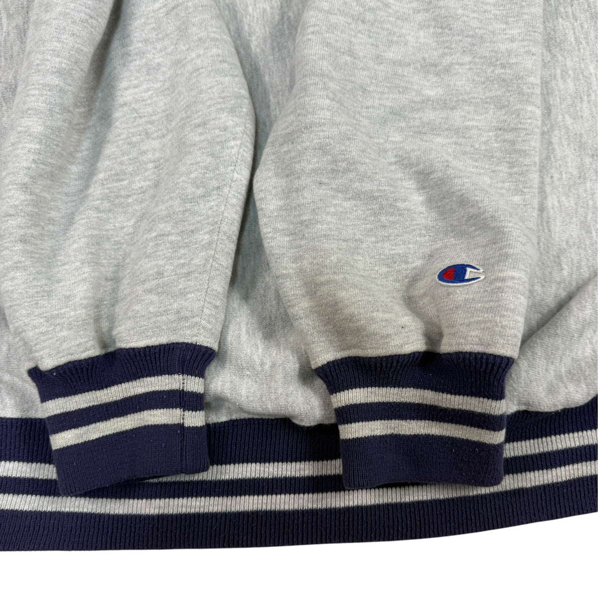 90's Champion リバースウィーブ スクリプトロゴ刺繍 ネイビー ラインリブ グレー スウェット XXL 左袖のCロゴ刺繍と袖口・裾のラインリブ