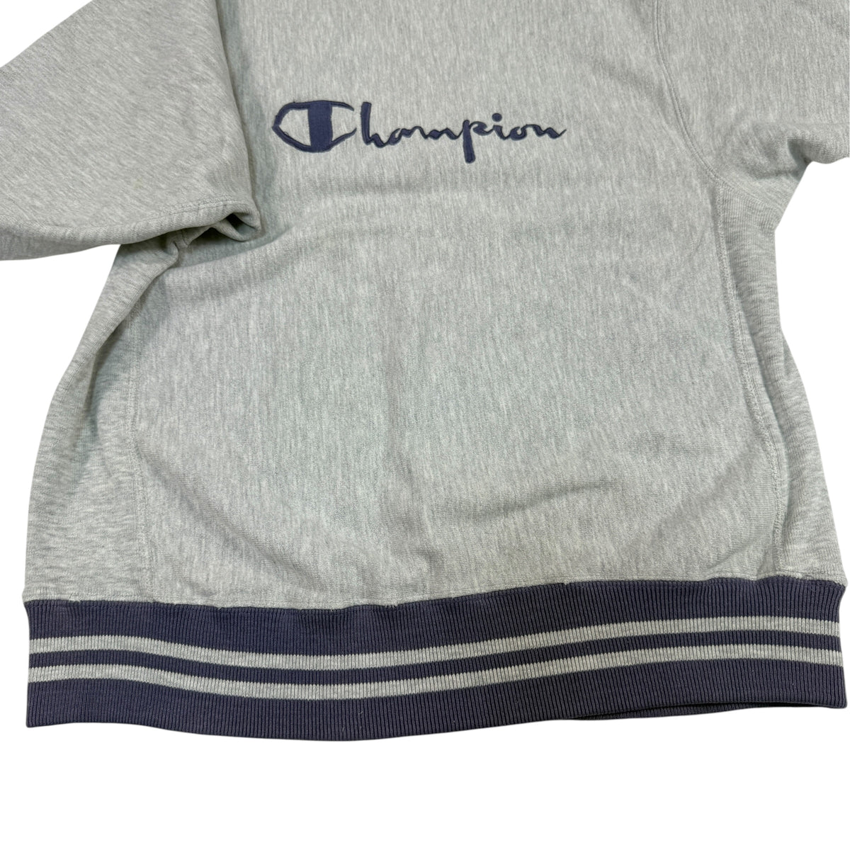 90's Champion リバースウィーブ スクリプトロゴ刺繍 ネイビー ラインリブ グレー スウェット M 前身頃の下半分と裾リブ
