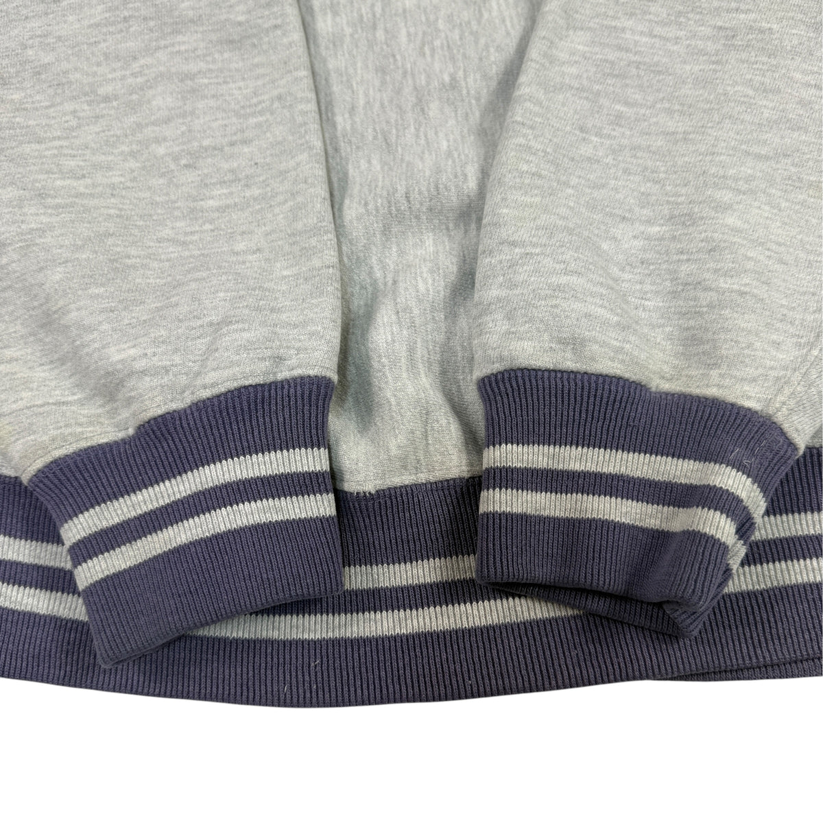 90's Champion リバースウィーブ スクリプトロゴ刺繍 ネイビー ラインリブ グレー スウェット M 袖口と裾のラインリブ