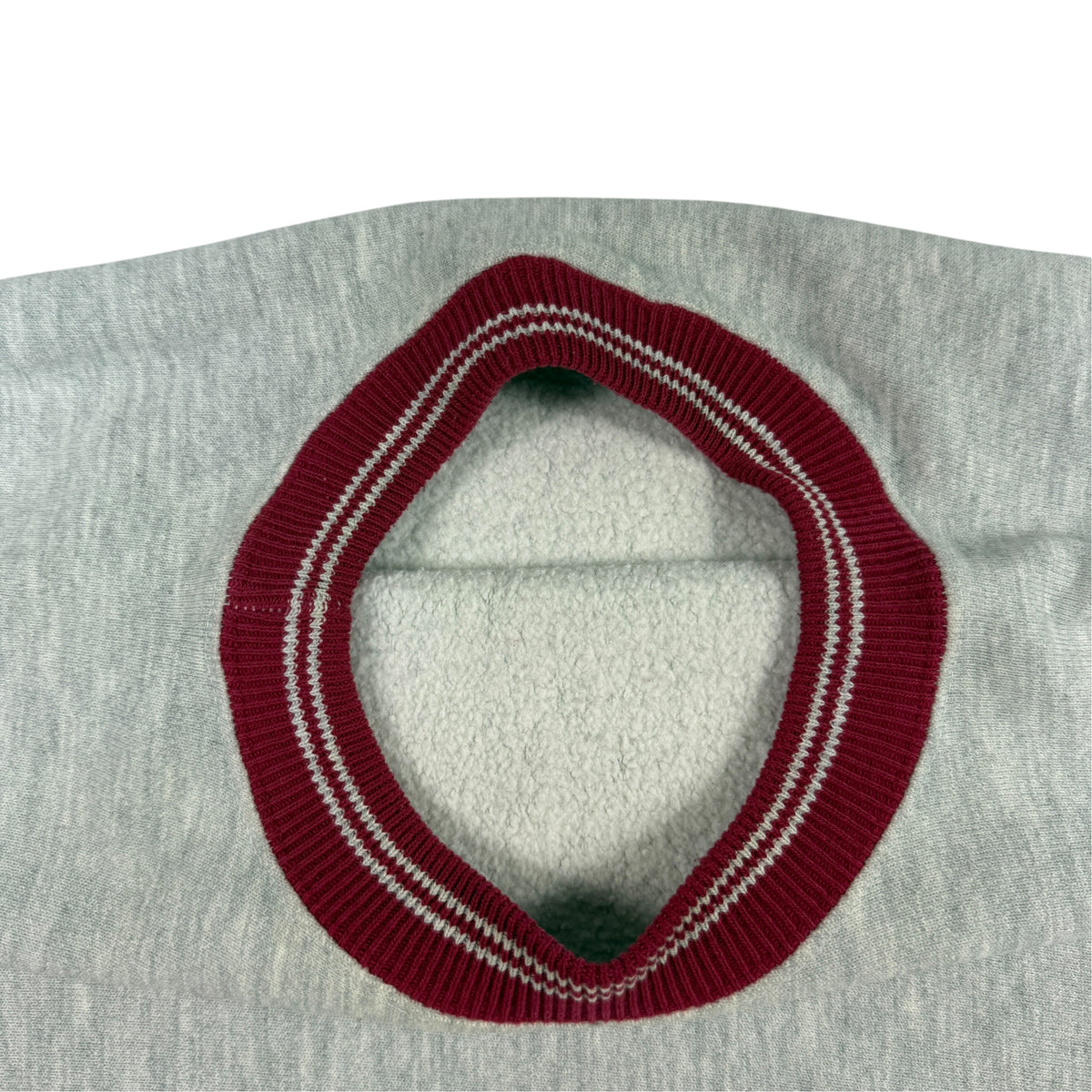 90's Champion リバースウィーブ スクリプトロゴ刺繍 エンジ ラインリブ グレー スウェット XL 首リブ（内側から）