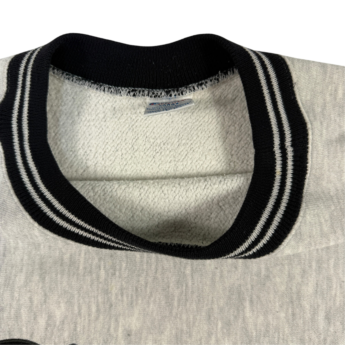 90's Champion リバースウィーブ スクリプトロゴ刺繍 ブラック ラインリブ グレー スウェット L 首リブ（内側から）