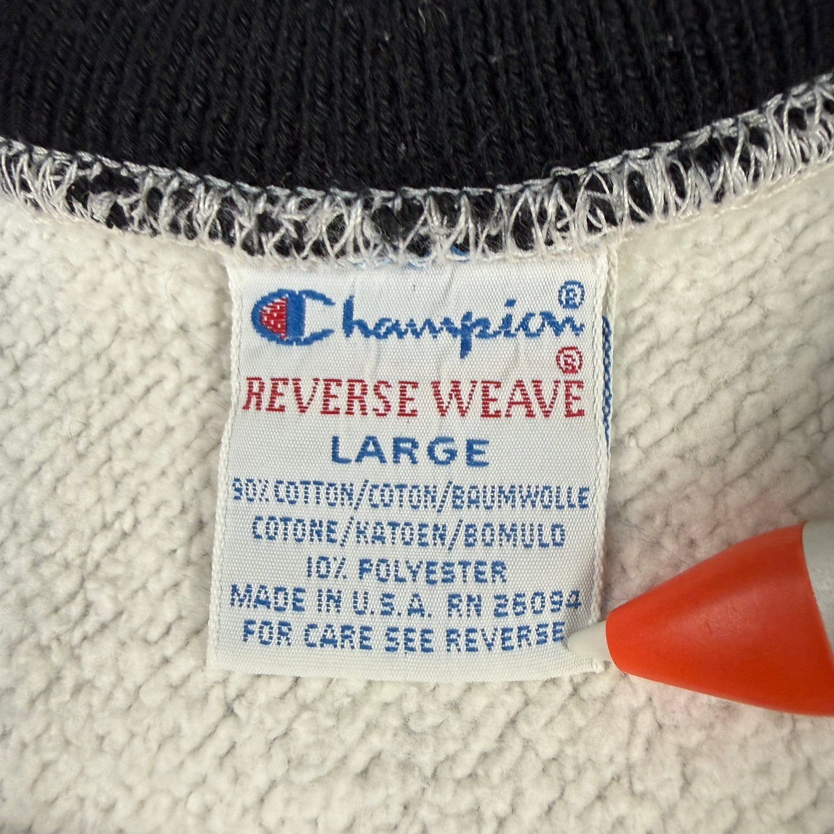 90's Champion リバースウィーブ スクリプトロゴ刺繍 ブラック ラインリブ グレー スウェット L 首元の刺繍タグ（LARGE / MADE IN U.S.A. / RN 26094）