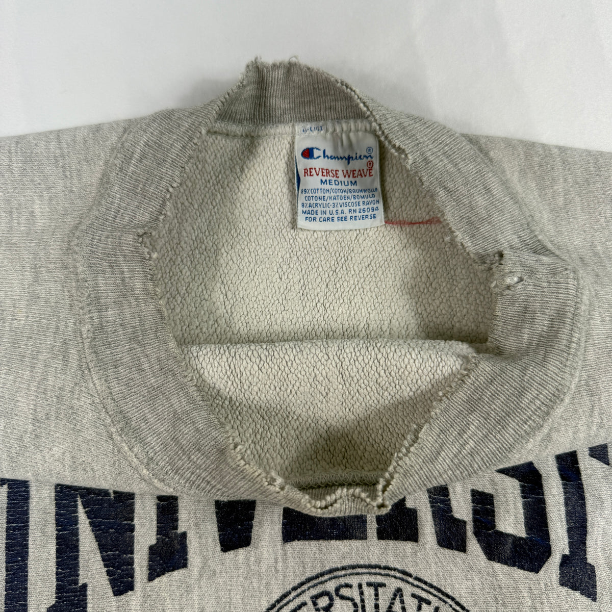 首元 Champion REVERSE WEAVE 刺繍タグ 引き