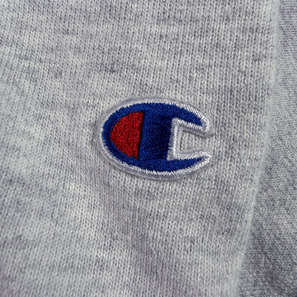 左袖の Cロゴ刺繍 寄り