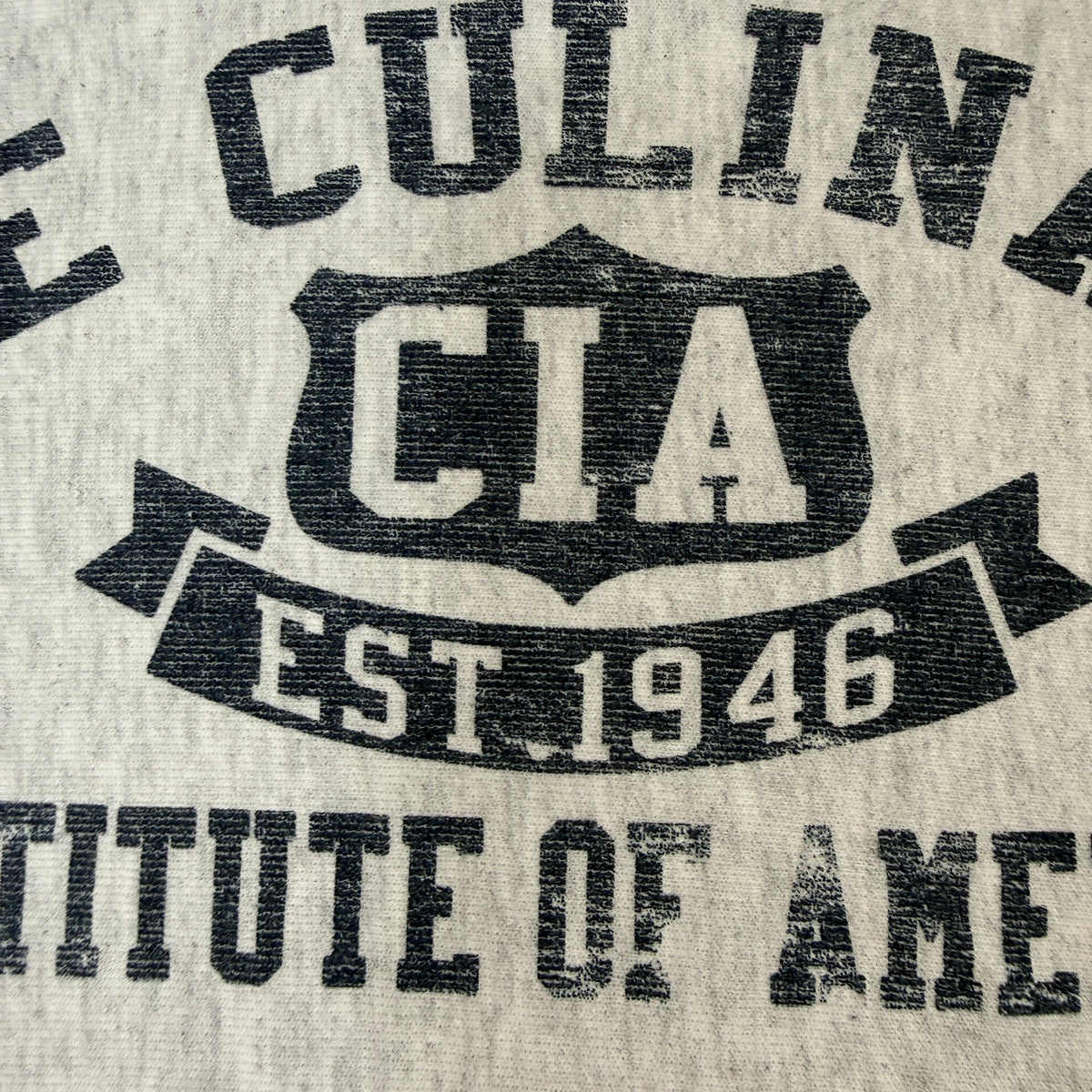 CIA EST.1946 プリント 寄り