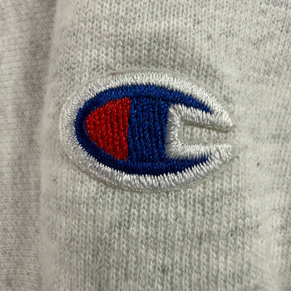 左袖の Champion Cロゴ刺繍