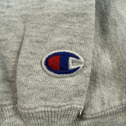 左袖の Champion Cロゴ刺繍