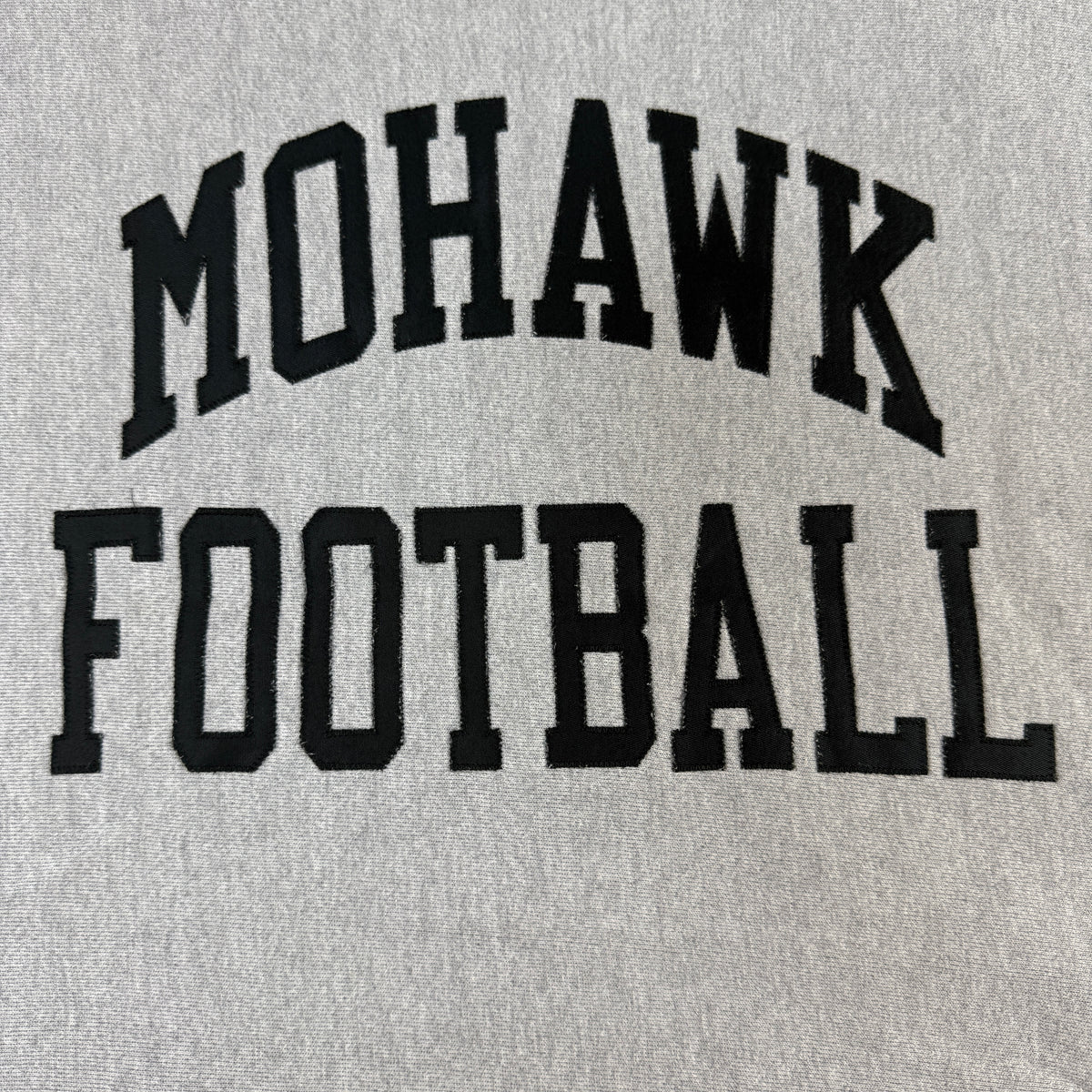 MOHAWK FOOTBALL 布アップリケ 寄り