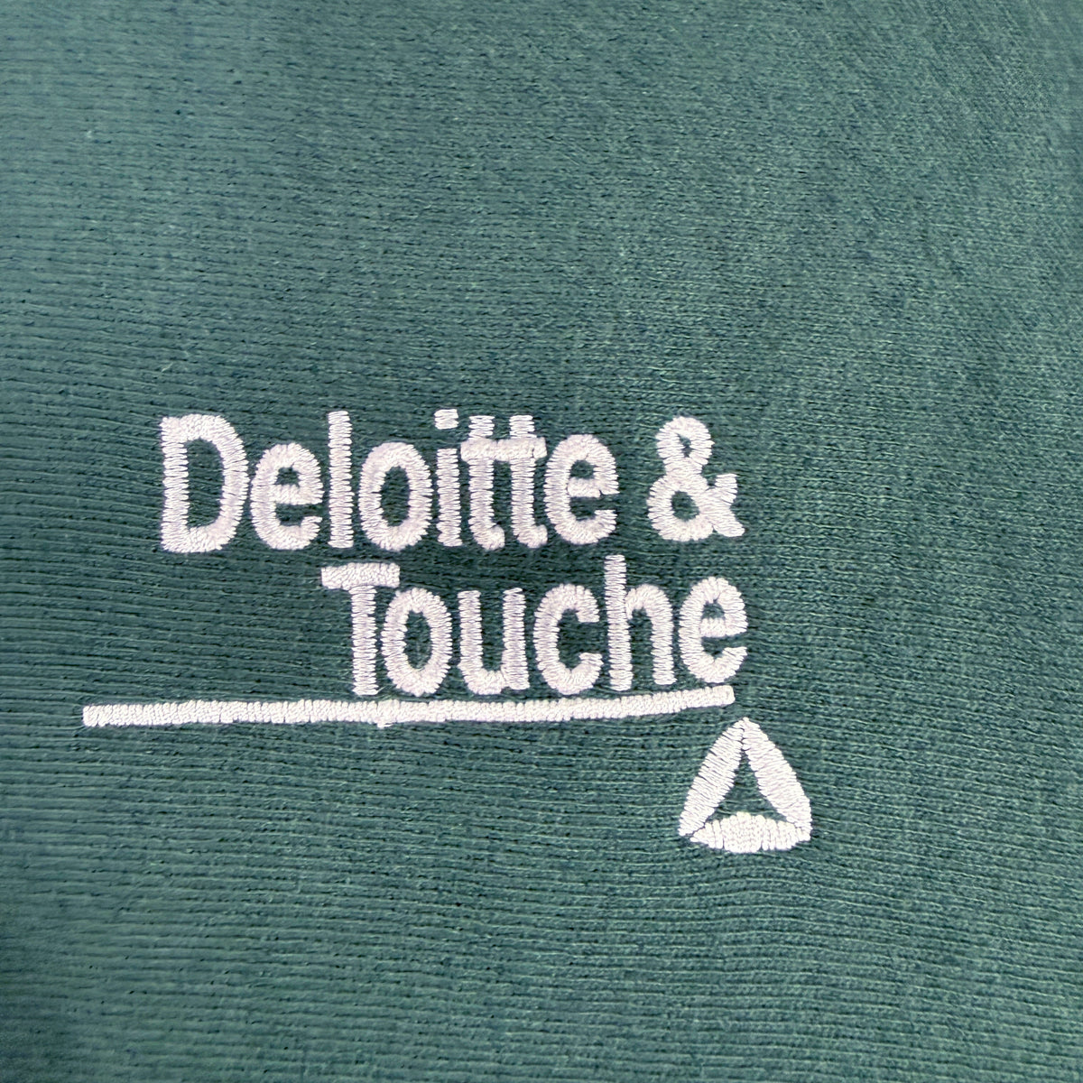 Deloitte & Touche 刺繍 寄り