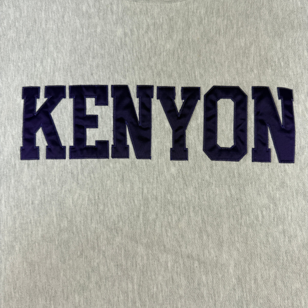KENYON 布アップリケ 寄り