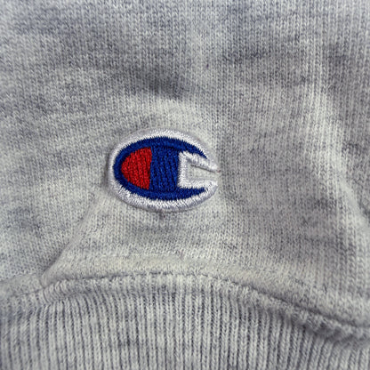 左袖の Champion Cロゴ刺繍