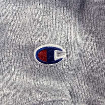左袖の Champion Cロゴ刺繍