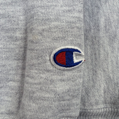左袖の Champion Cロゴ刺繍