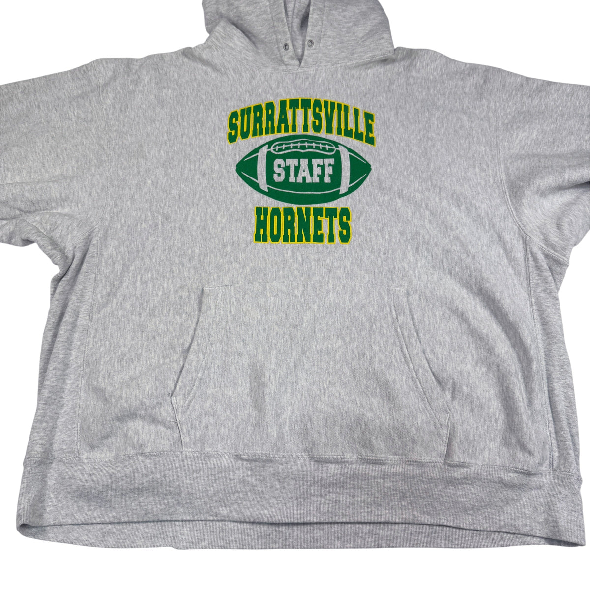 胸の SURRATTSVILLE HORNETS STAFF プリント 上半身