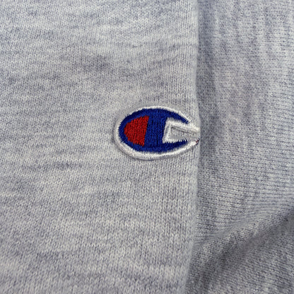 左袖の Champion Cロゴ刺繍