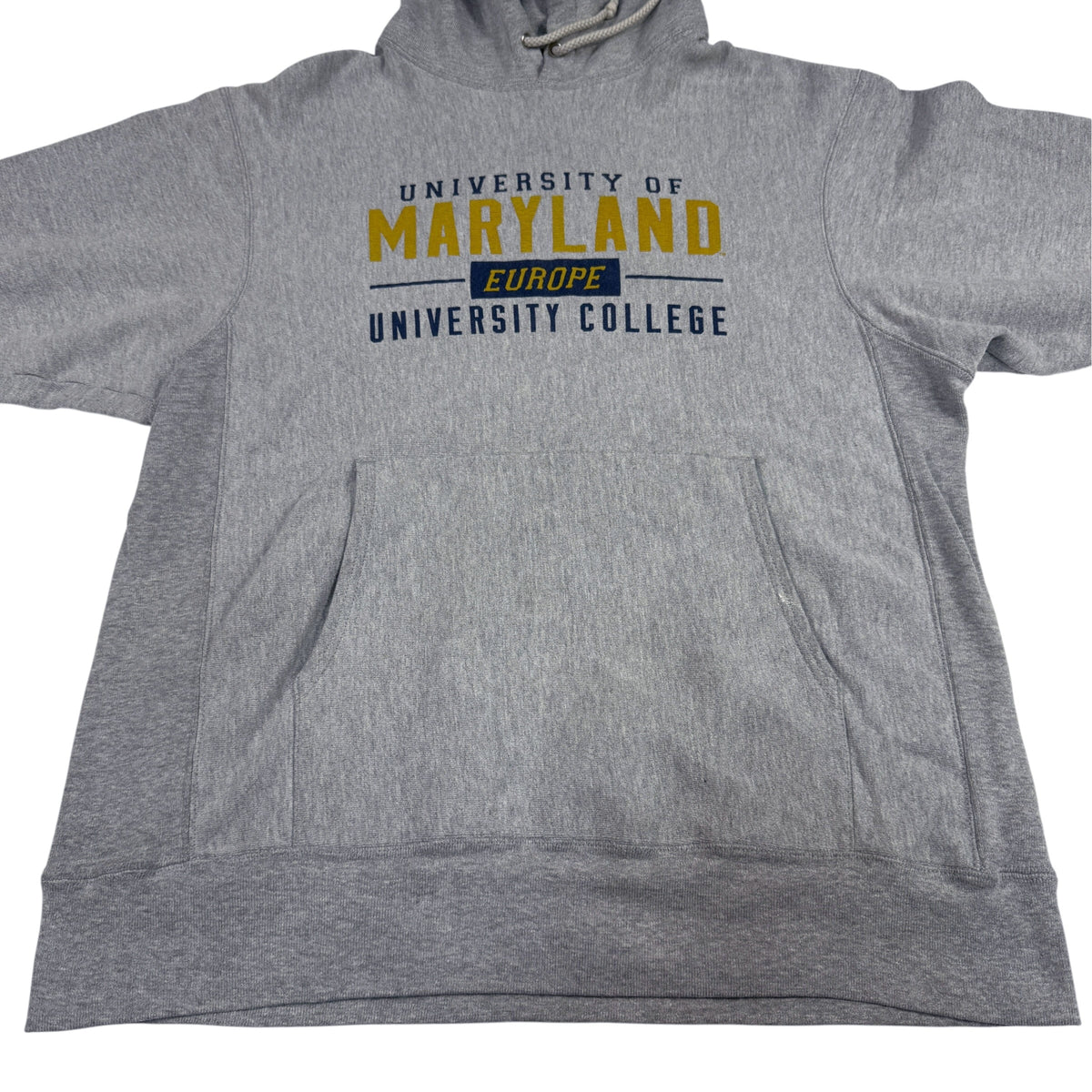 胸の UNIVERSITY OF MARYLAND EUROPE プリント 上半身
