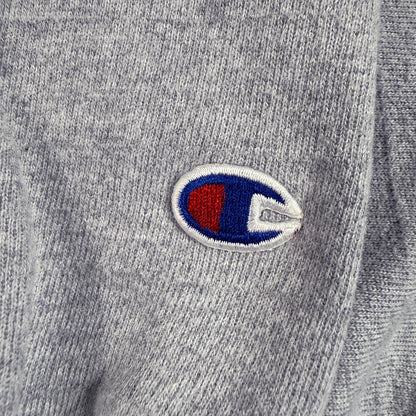 左袖の Cロゴ刺繍