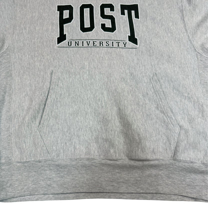 胸のプリント POST UNIVERSITY とカンガルーポケット