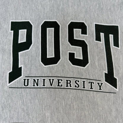 胸のプリント POST UNIVERSITY グリーン・白・黒 寄り