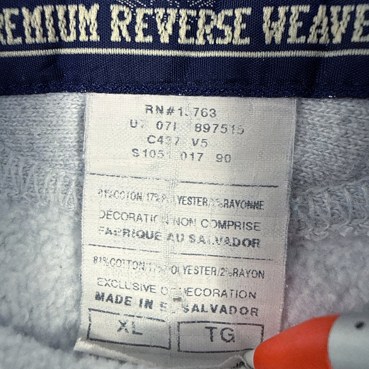 洗濯タグ RN#15763 コットン81% ポリエステル17% レーヨン2% MADE IN EL SALVADOR XL/TG