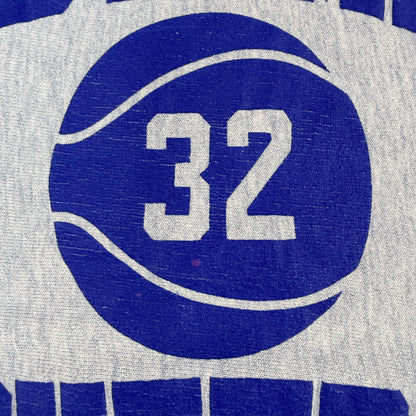 背番号32のボール プリント 寄り（小さな赤い点）
