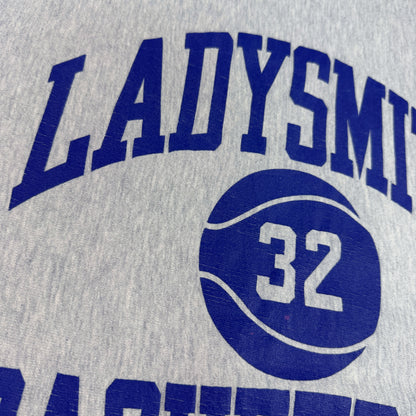 LADYSMITH と背番号32のボール プリント 寄り