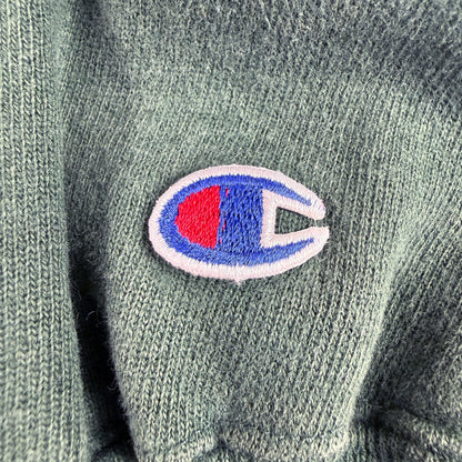 左袖の Champion Cロゴ刺繍