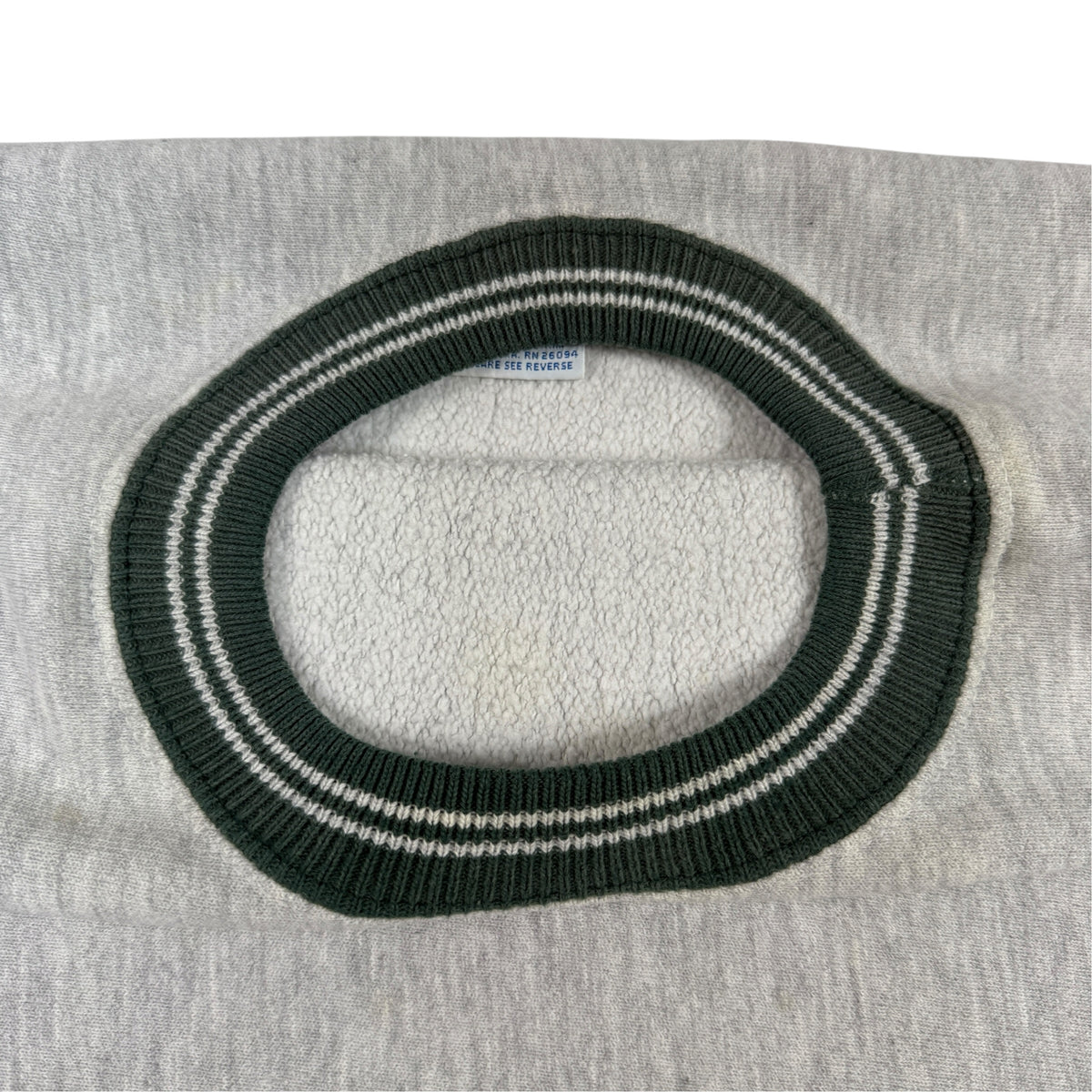 首元 Champion REVERSE WEAVE 刺繍タグ 引き