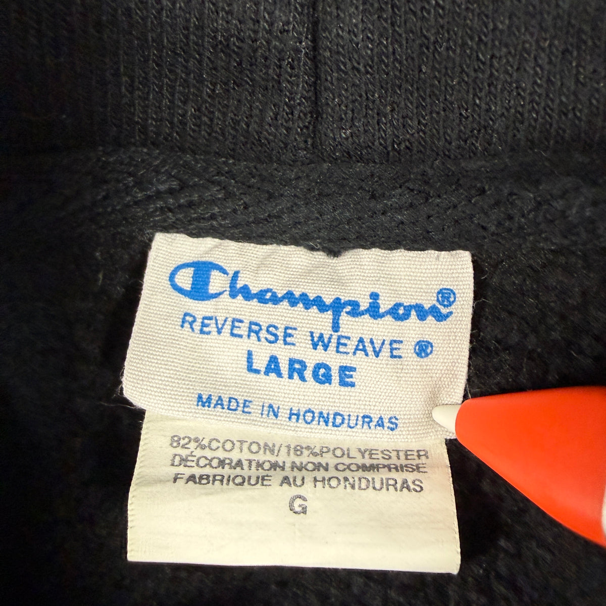 首元の Champion REVERSE WEAVE タグ LARGE MADE IN HONDURAS