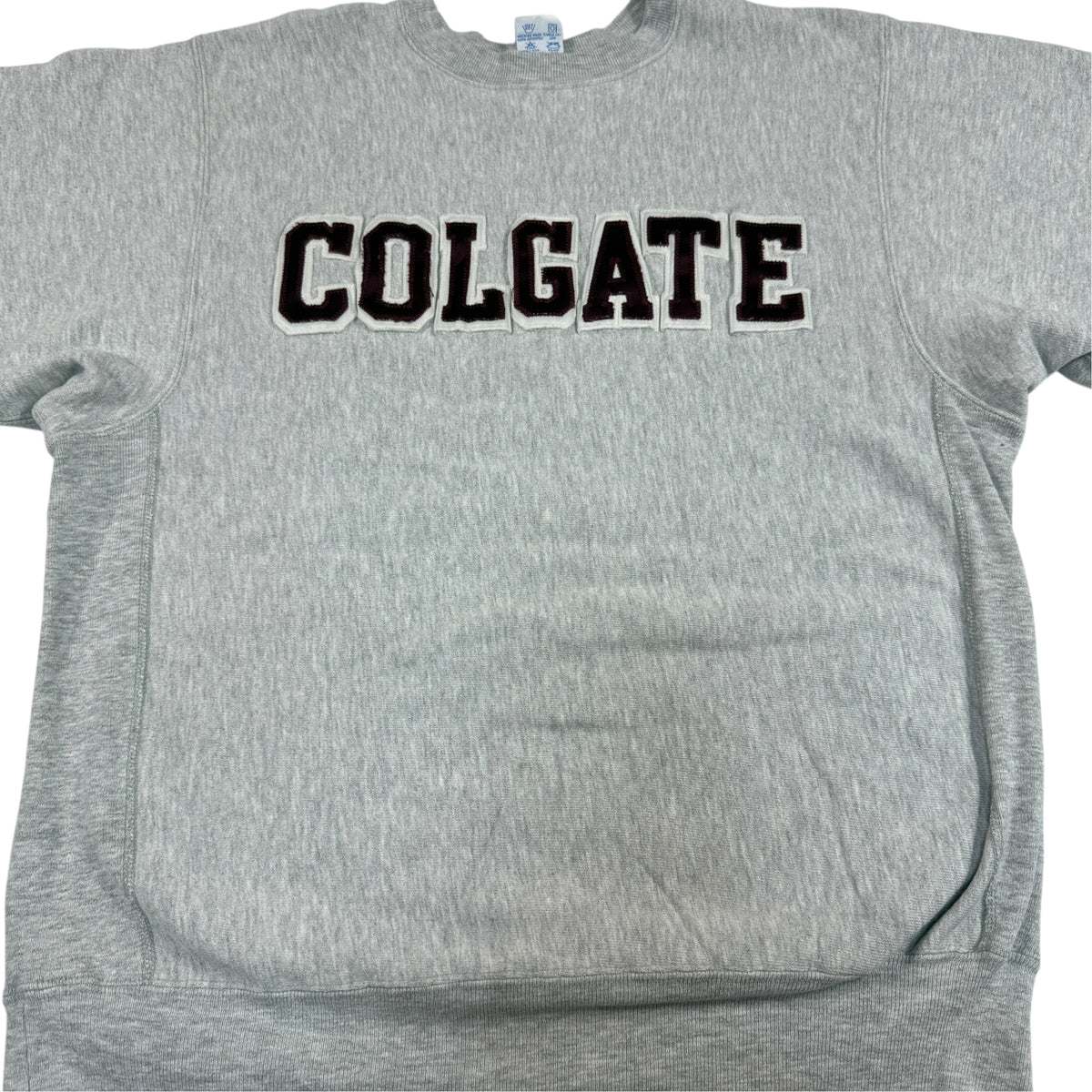 胸の COLGATE アップリケ 上半身