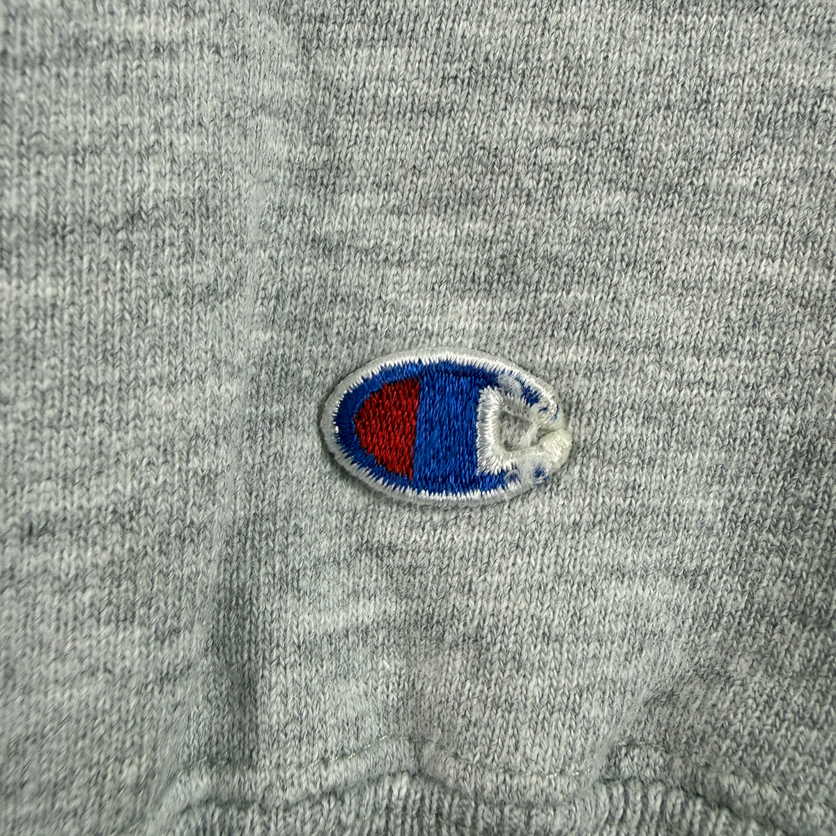 Cロゴ刺繍 寄り