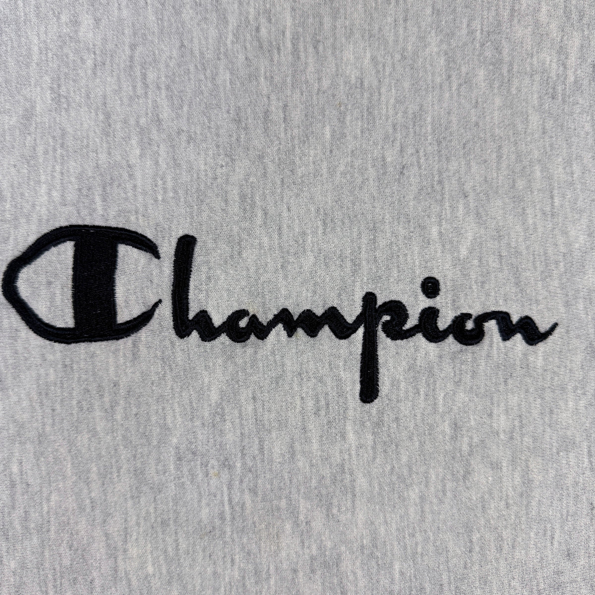 Champion スクリプトロゴ刺繍 寄り