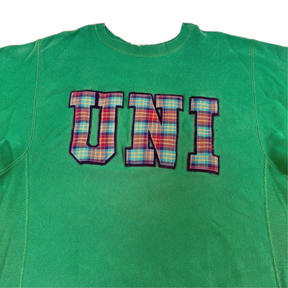 胸の UNI チェック柄ワッペン