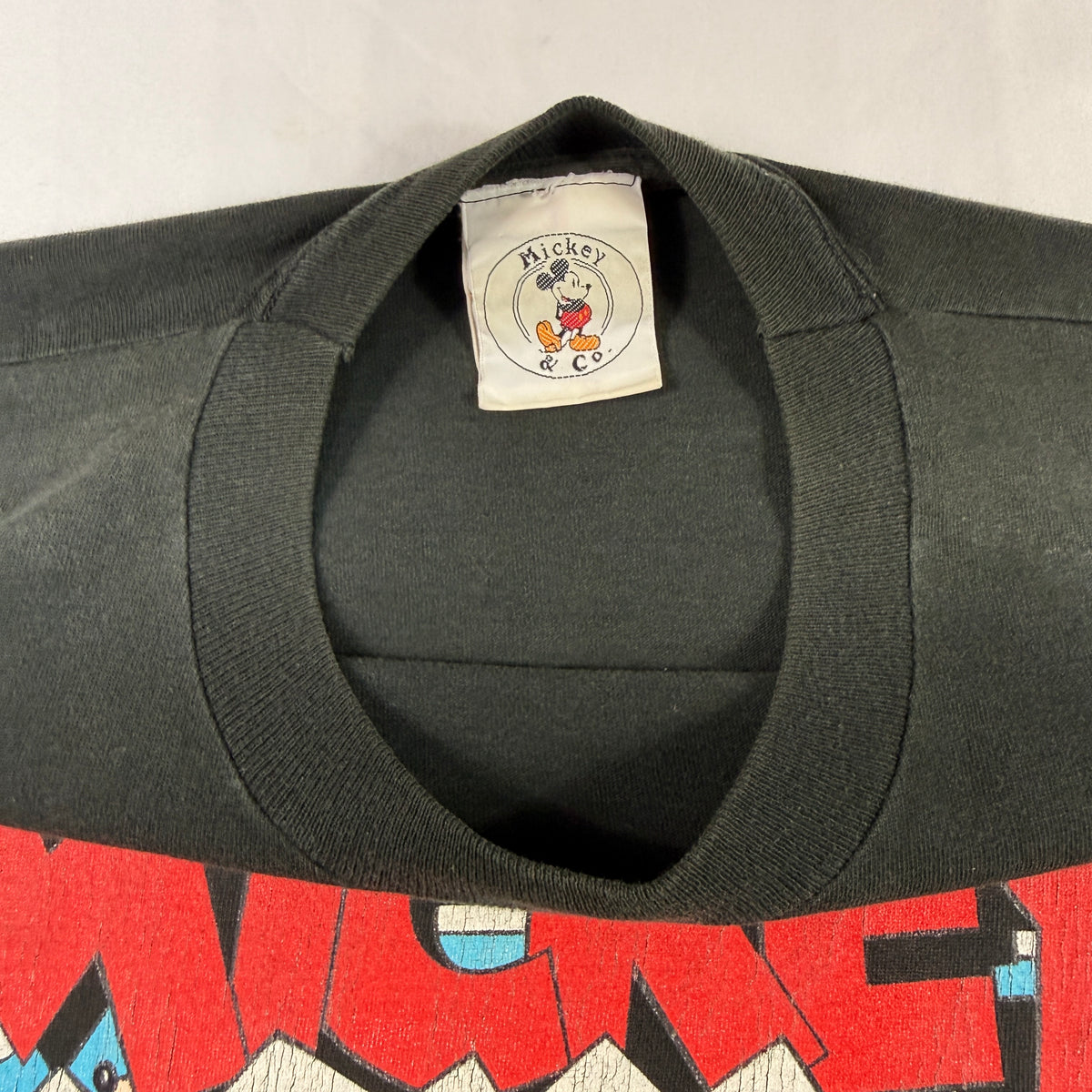 90's Mickey & Co. ミッキーマウス コミック柄 Tシャツ 首元