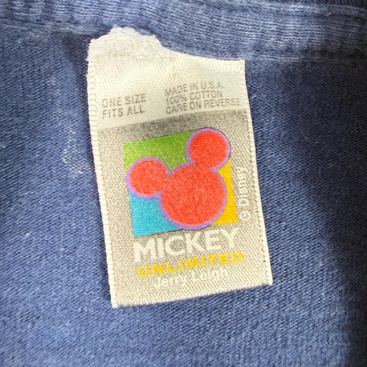 90's MICKEY UNLIMITED ATHLETIC DEPT. ミッキーマウス Tシャツ 洗濯タグ