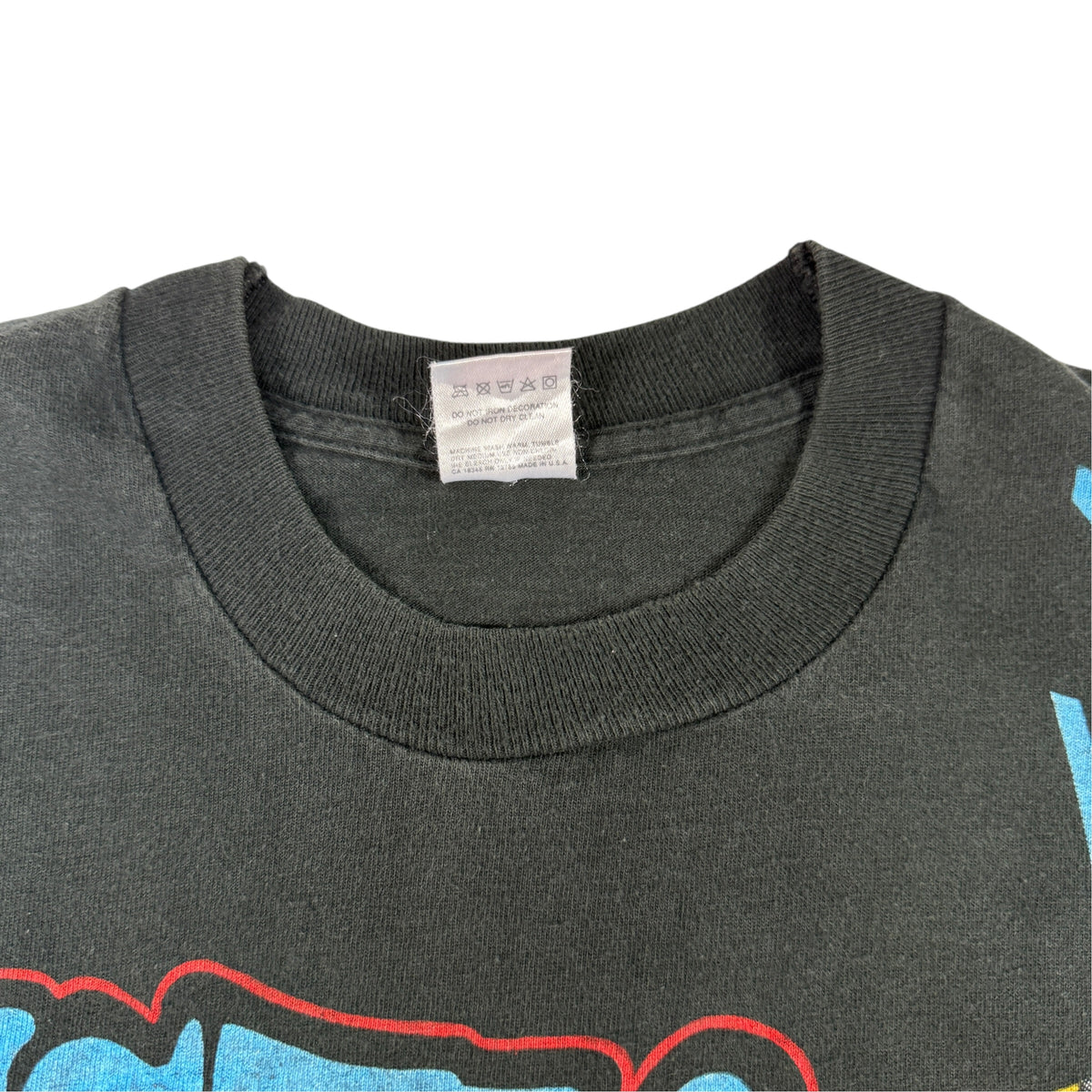 同Tシャツ 首元 引き 襟リブと洗濯タグ