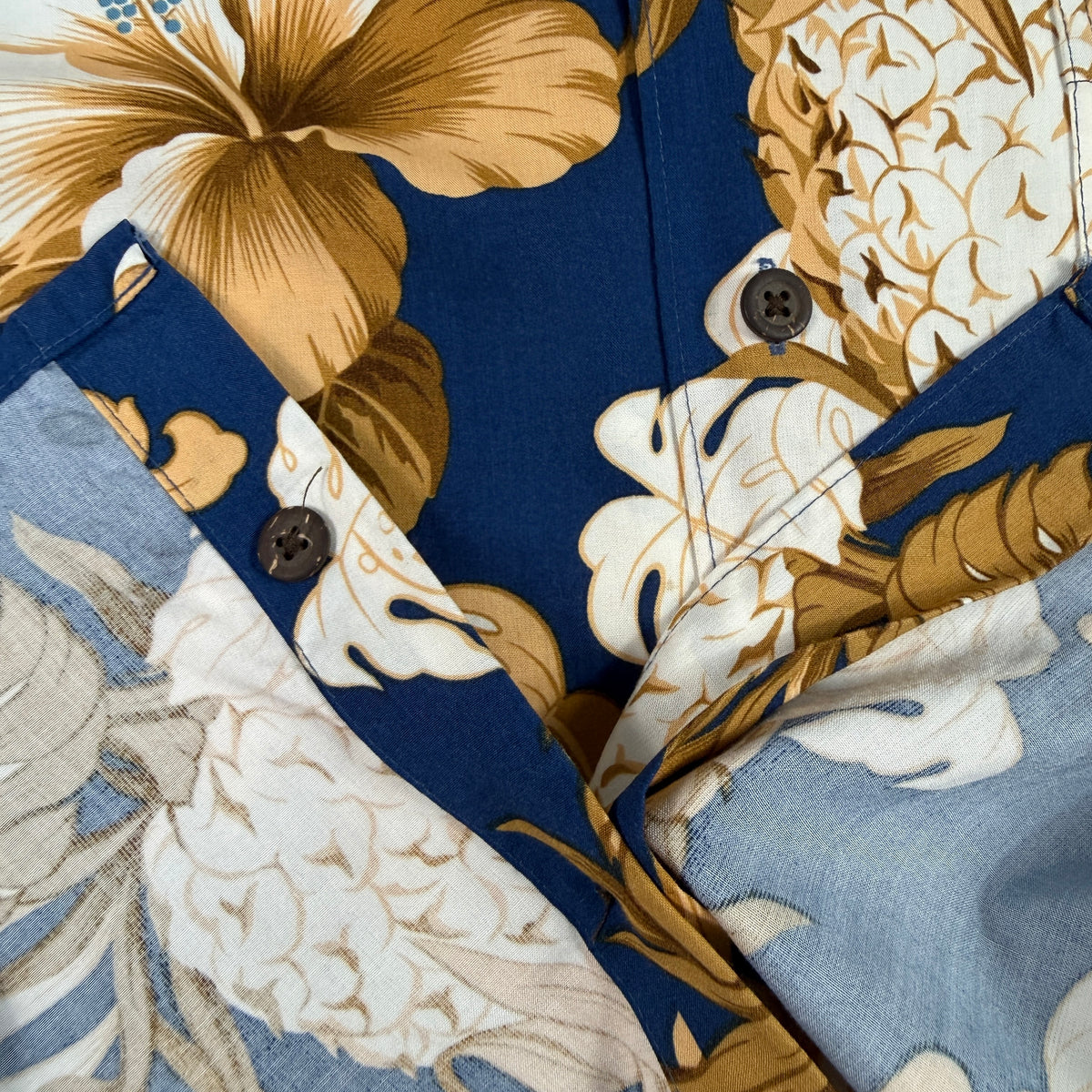 Reyn Spooner HAWAIIAN TRADITIONALS アロハシャツ S ボタン詳細