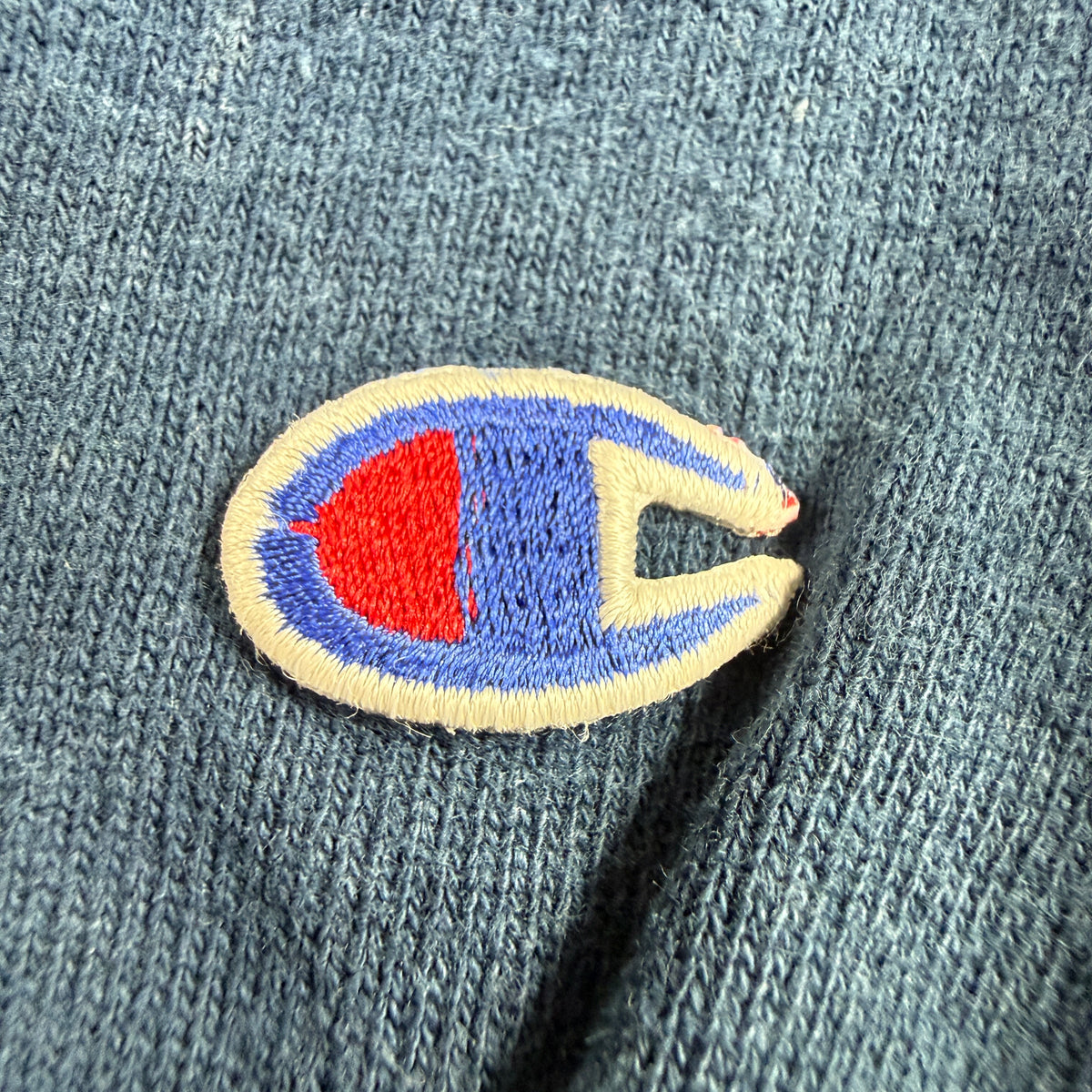 90's Champion リバースウィーブ Cエンブレム刺繍 ネイビー スウェット M 左袖 Cロゴ刺繍寄り