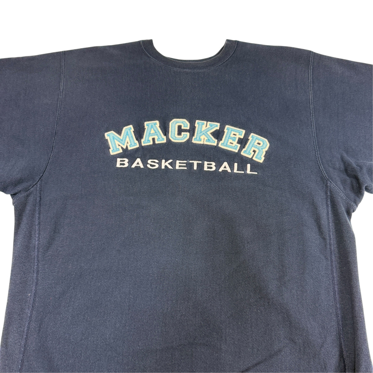 90's Champion リバースウィーブ MACKER BASKETBALL ネイビー スウェット XL 正面 上半身引き 別角度