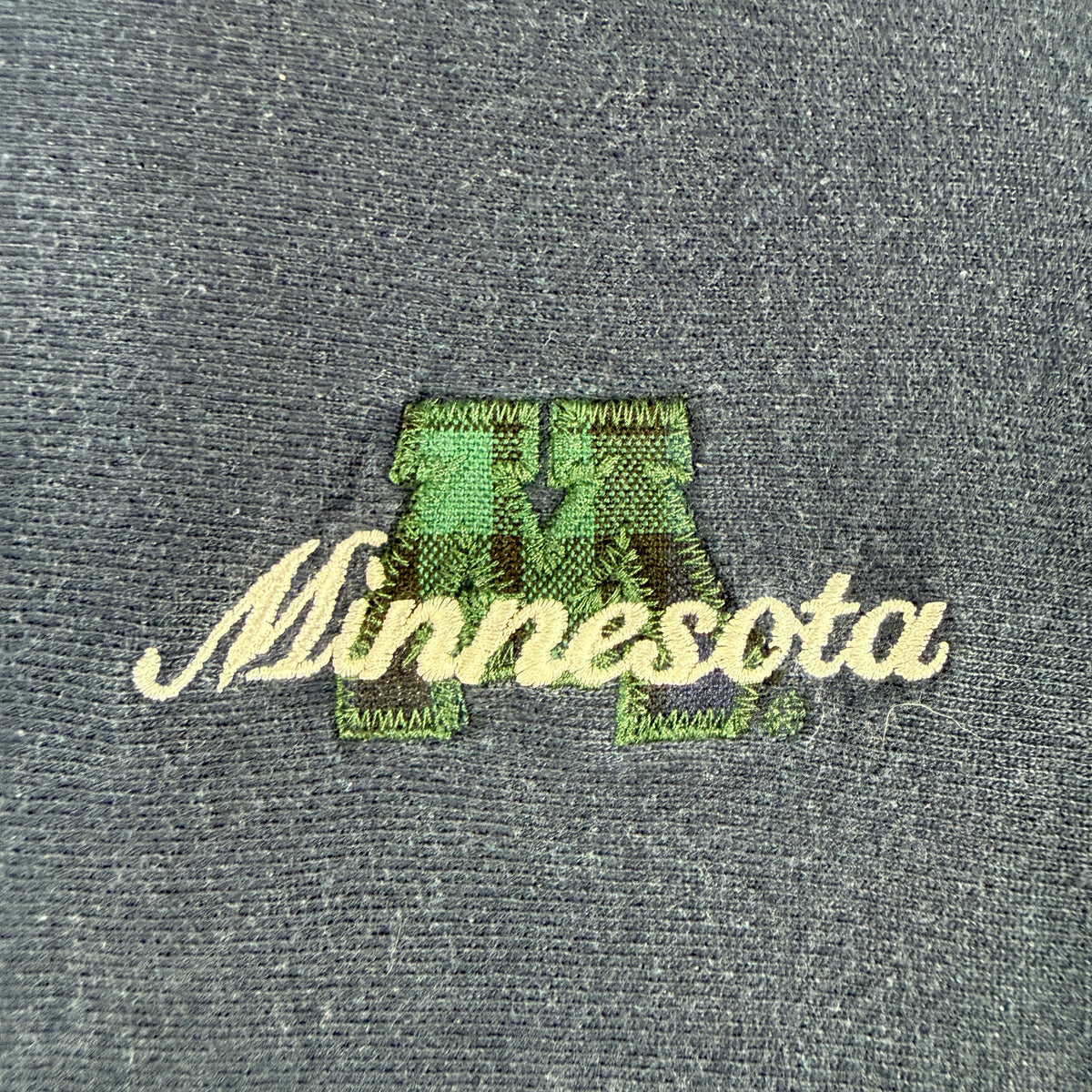 90's Champion リバースウィーブ Minnesota ブロックM チェック地アップリケ ネイビー スウェット XL 胸 ブロックMアップリケとMinnesota刺繍 超寄り