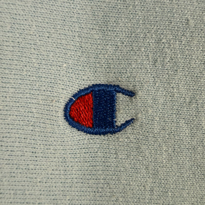 Champion リバースウィーブ 左胸のCロゴ刺繍（拡大）
