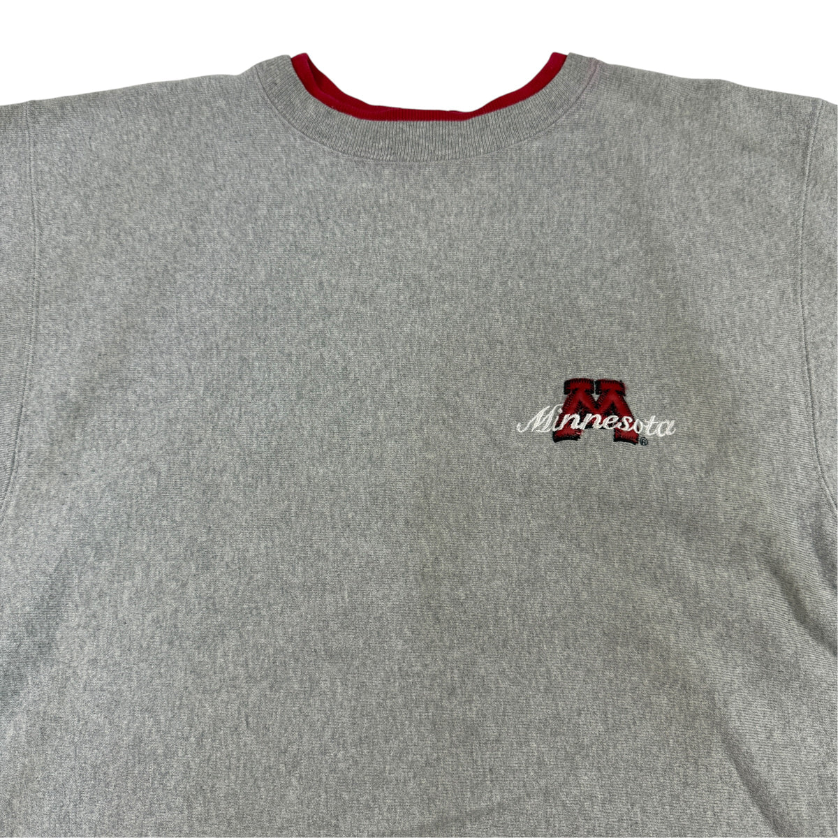 Champion リバースウィーブ 左胸のMinnesota刺繍（引き）