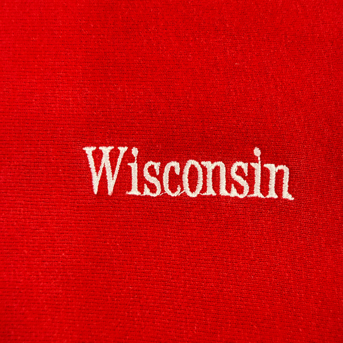 90's Champion リバースウィーブ Wisconsin レッド スウェット XXL 左胸 ホワイトの刺繍 超寄り