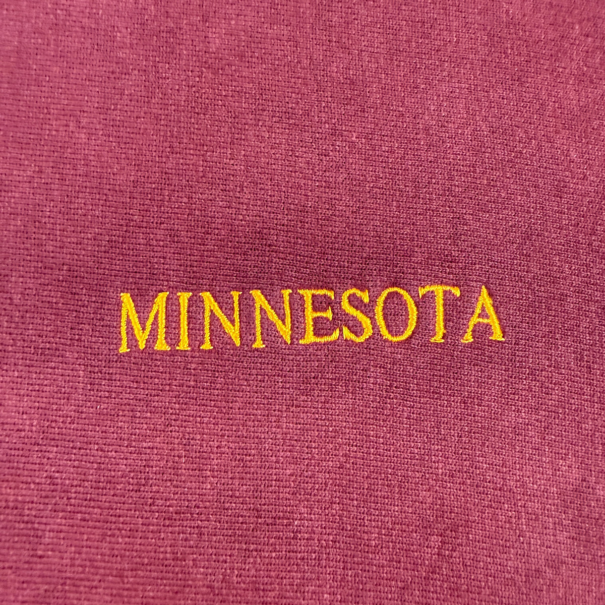 90's Champion リバースウィーブ MINNESOTA マルーン スウェット XXL 左胸 ゴールドの刺繍 超寄り
