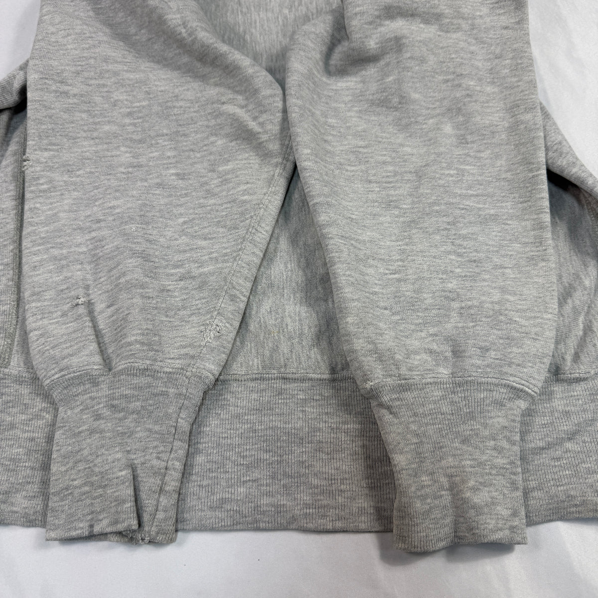90's Champion リバースウィーブ 無地 グレー スウェット L 袖口リブ 別角度