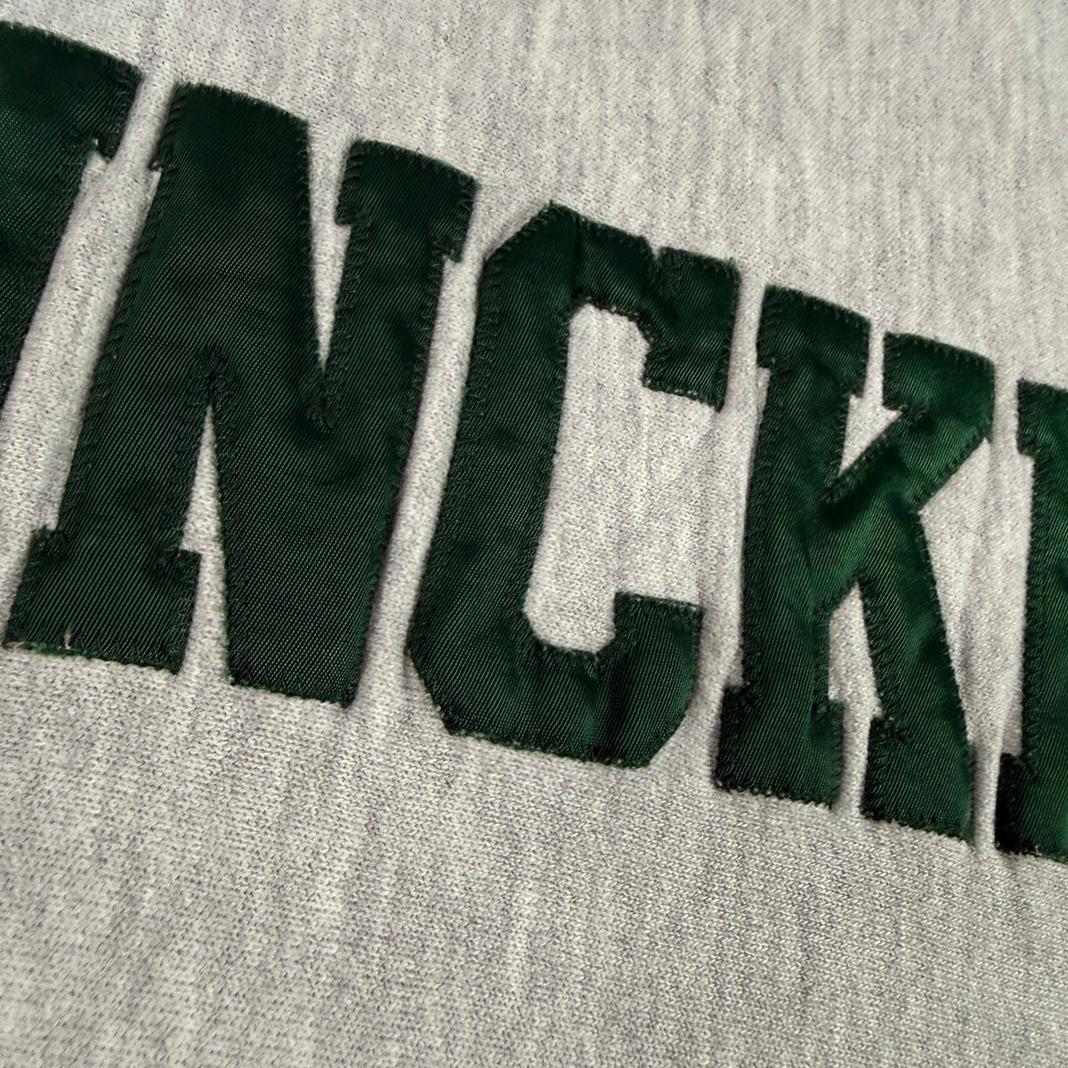90's Champion リバースウィーブ HINCKLEY グレー スウェット XL 左袖 Cワッペン寄り