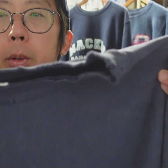 80's Champion リバースウィーブ 無地 Cロゴ刺繍 ネイビー プリントタグ ボロ L USA製 紹介ショート動画（AIナレーション）